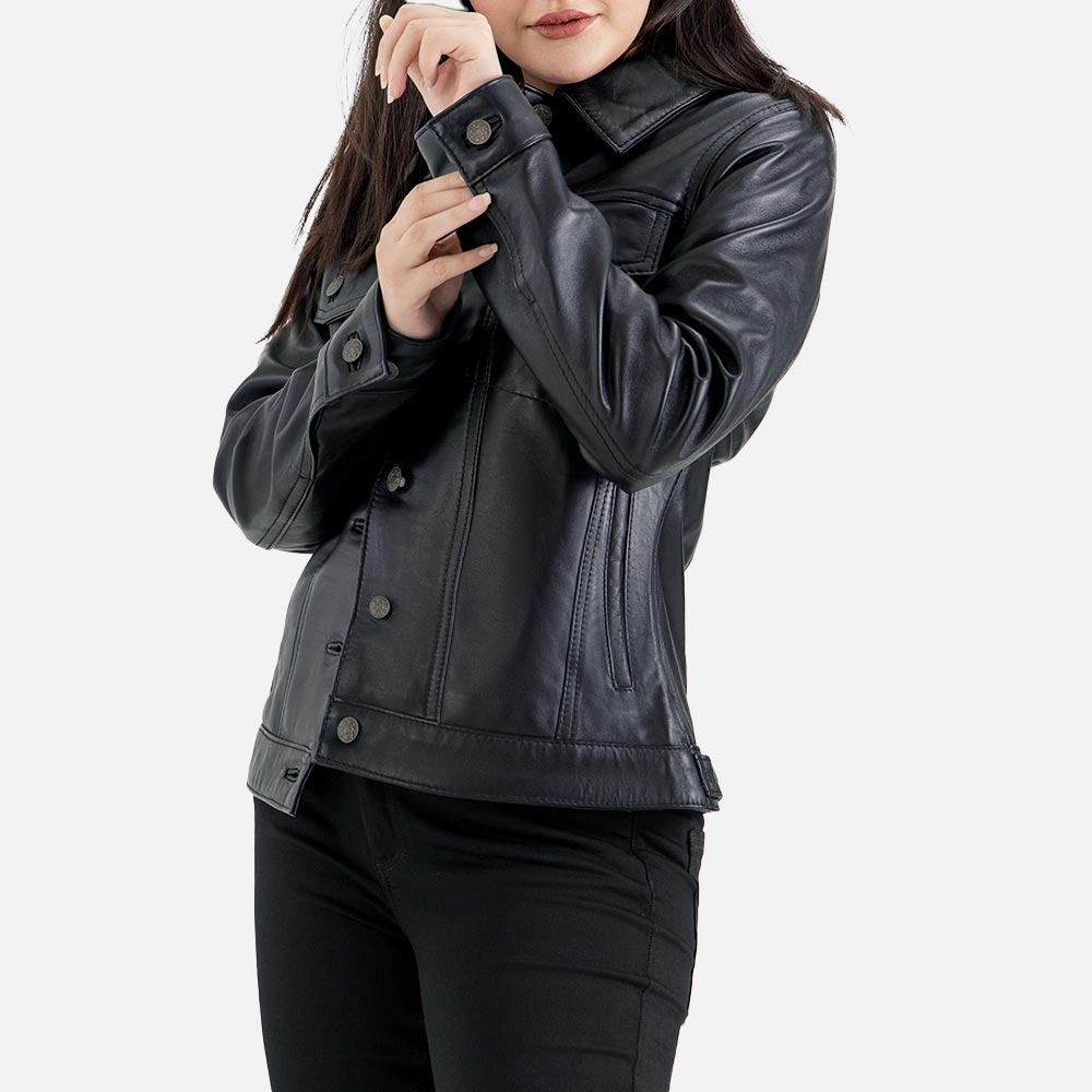 Gran_Paradiso_Black_Leather_Trucker_Jacket_Both hand